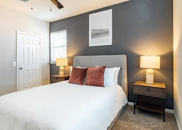 Landing - Modern With Amazing Amenities