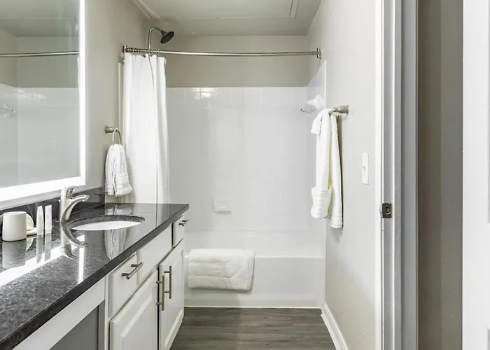Landing - Modern With Amazing Amenities Appartement
