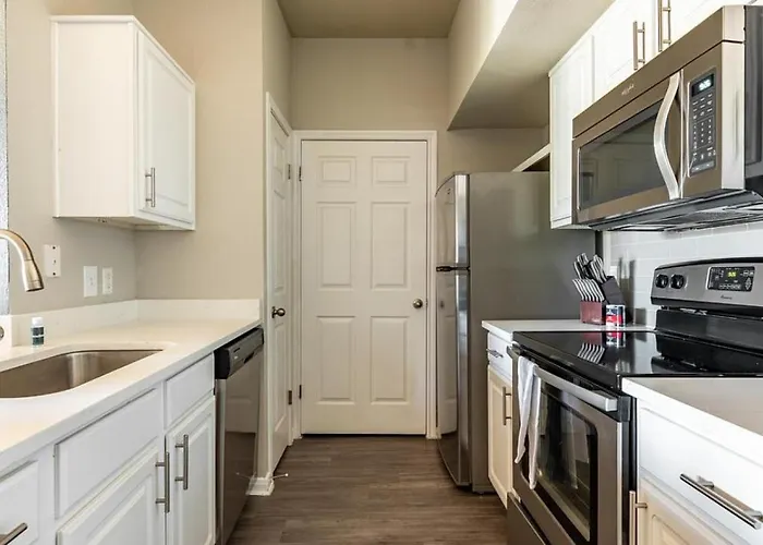 Landing - Modern With Amazing Amenities Appartement